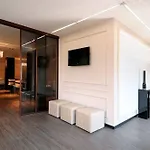 カルラ ホテル 3*