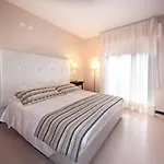 カルラ レヴァント