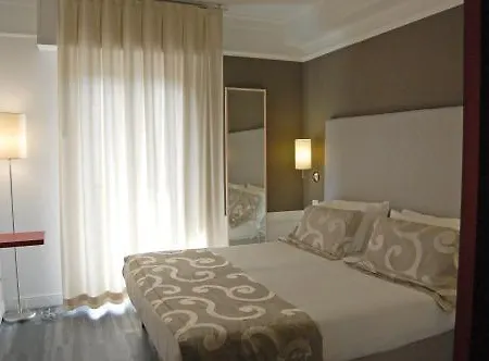 Hotell Carla 3*