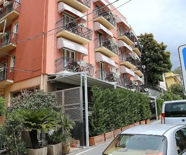 Carla 3* Levanto